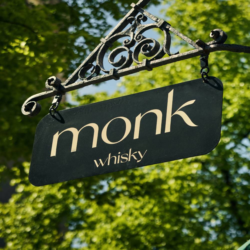 Monk Whisky Uithangbord